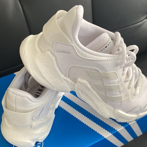 VERSATILE, RUNNING SHOES DESIGNED WITH KARLIE KLOSS. Size 8 All White ADIDAS - Picture 5 of 5